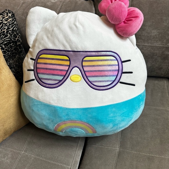 Hello Kitty Plush with Pink Bow and Rainbow Sunglasses - Picture 4 of 6